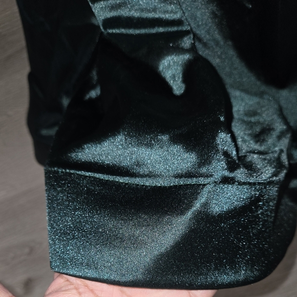 NWT Teeze Me Juniors' Off the Shoulder Satin Gown - Picture 6 of 9